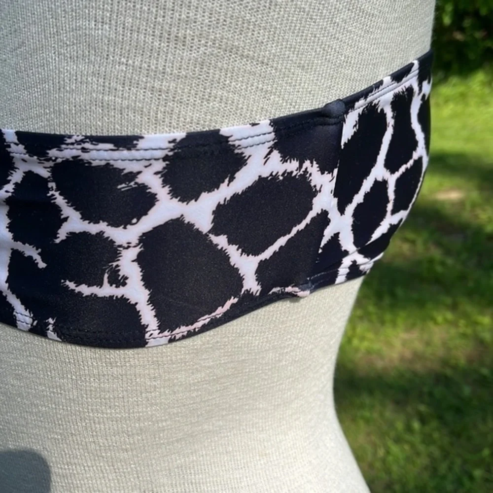 Nasty Gal beach party giraffe multi-way bikini top black/white size 6
